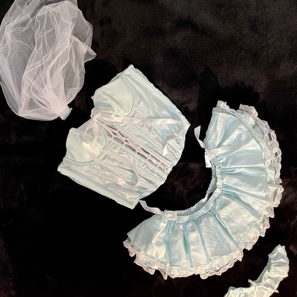 M Complete set VS Victoria’s Secret “Sexy little Bride”Light Blue Satin Costume - Picture 3 of 16